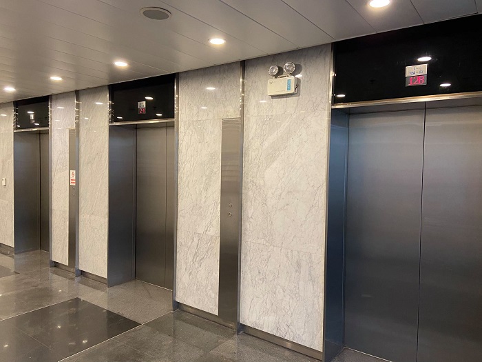 Trang trí thang máy - bao cửa tầng inox và sảnh chờ
