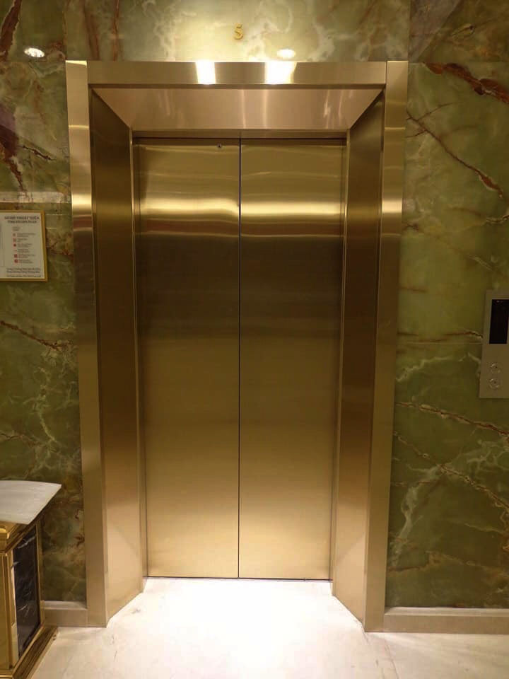 Ốp inox trang trí thang máy hoàn thiện