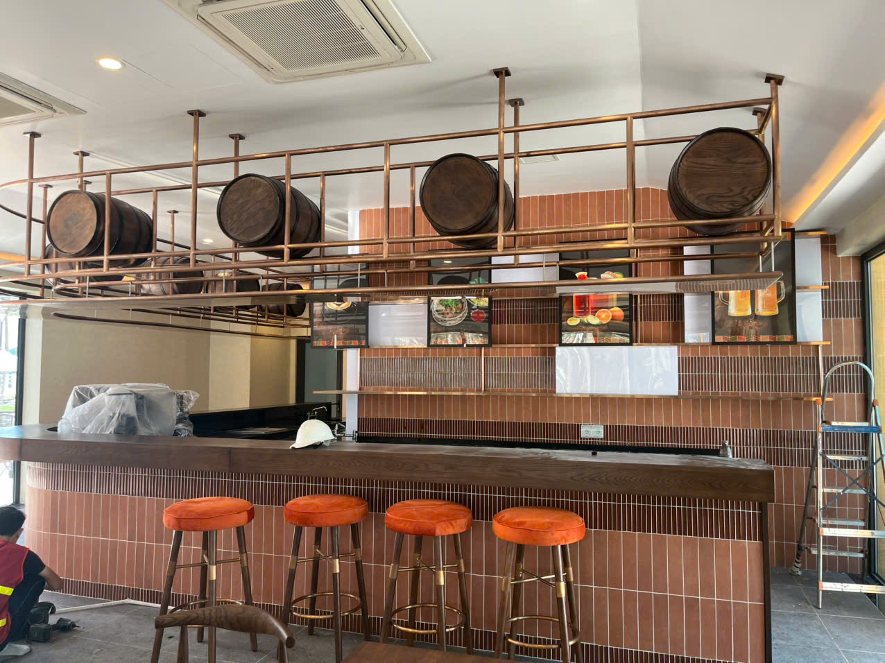 Thi công lắp đặt inox trang trí quầy bar dự án Vịnh trung tâm Cát Bà - ảnh phụ