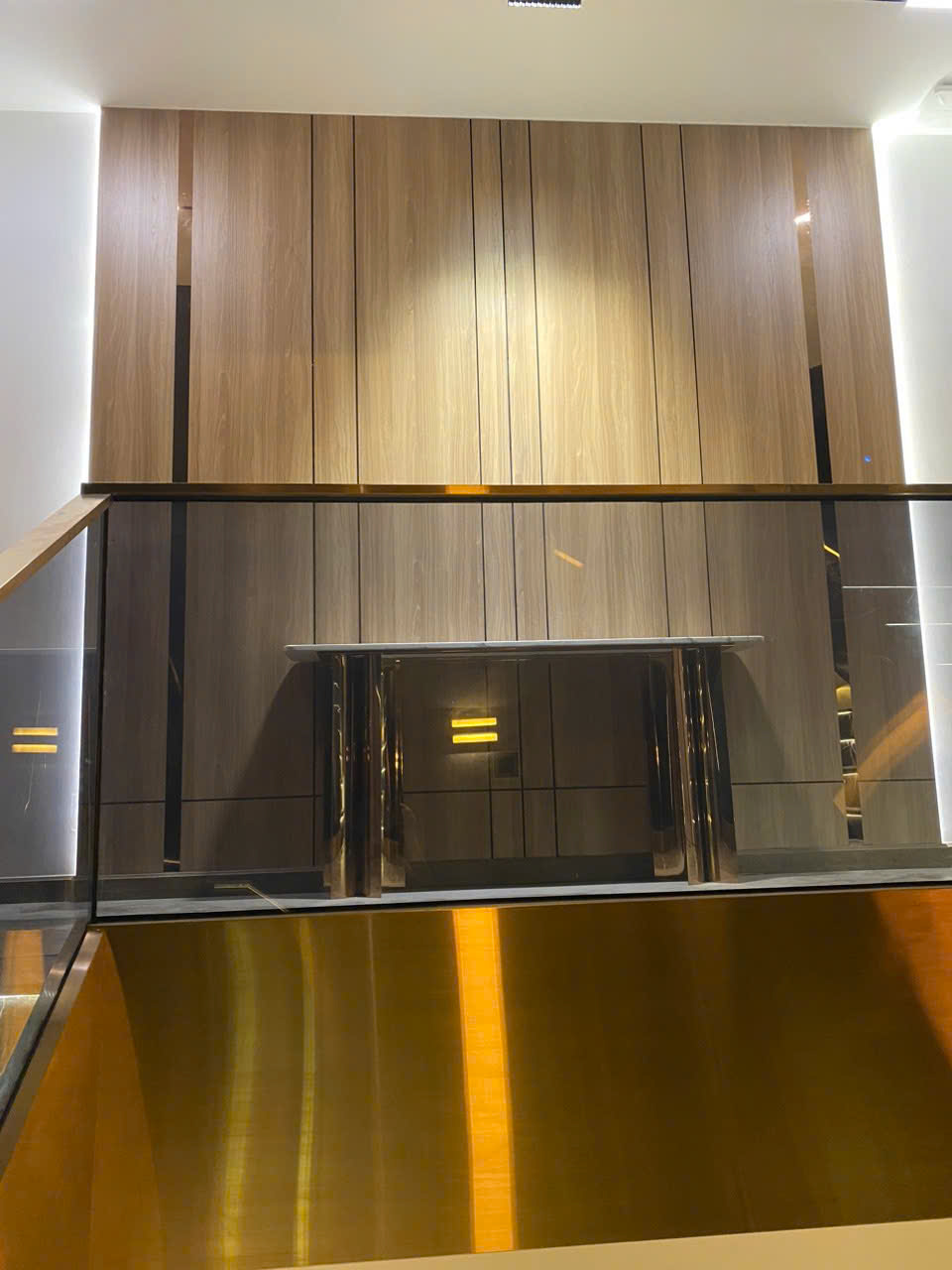 Thi công inox trang trí villa Q7, TPHCM - ảnh phụ